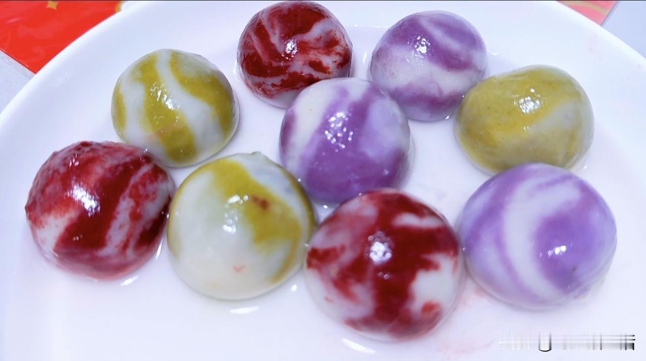 拒绝超市速冻，今年元宵主打一个“手作快乐”！✌️

解锁了超简单的晕染汤圆做法，