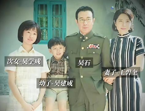 那年她刚刚16岁，父亲被执行枪决，母亲被抓进牢房，家里发生了天翻地覆的变化，一夜