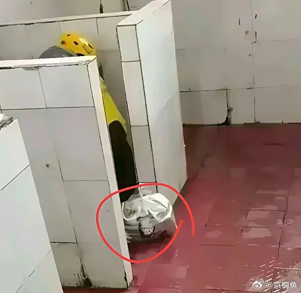 此情此景，俺决定从今往后不点外卖了！ 