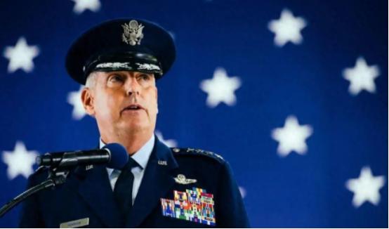 中国忍的时候，中美打不起来。中国不忍的时候，中美有打起来的风险。但中国忍了你美国