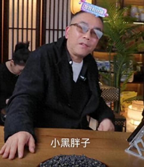 相声界要翻天吗？杨议居然在直播间公然炮轰郭德纲，骂他业务水平低，表演低俗，昔日的