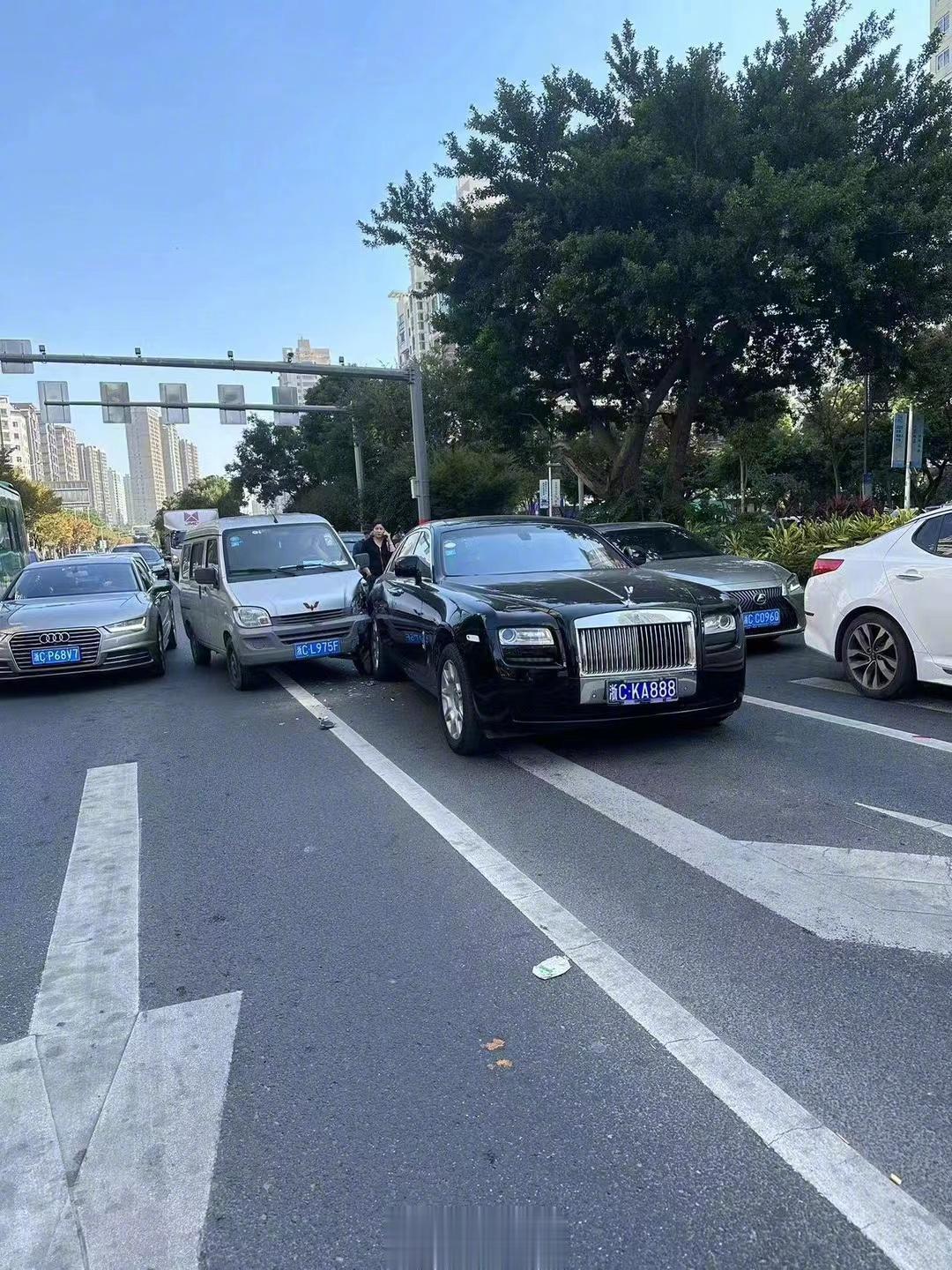 提问：五菱有没有购买第三者？[吐舌]