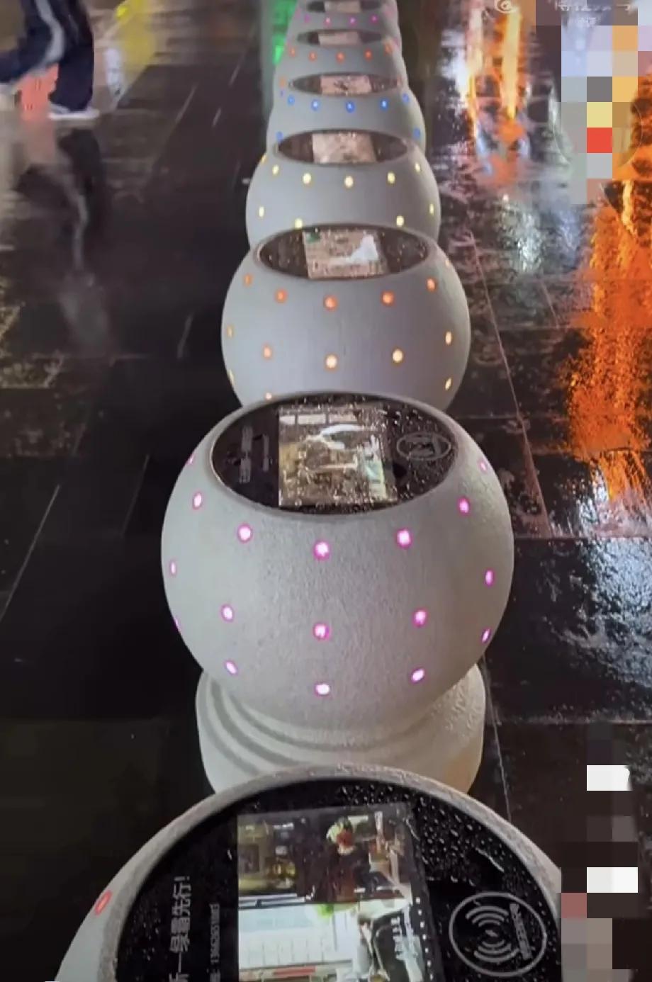 深圳街头出现可以看视频的石墩
究竟是科技便民?
还是无用摆设?

深圳还是太先进