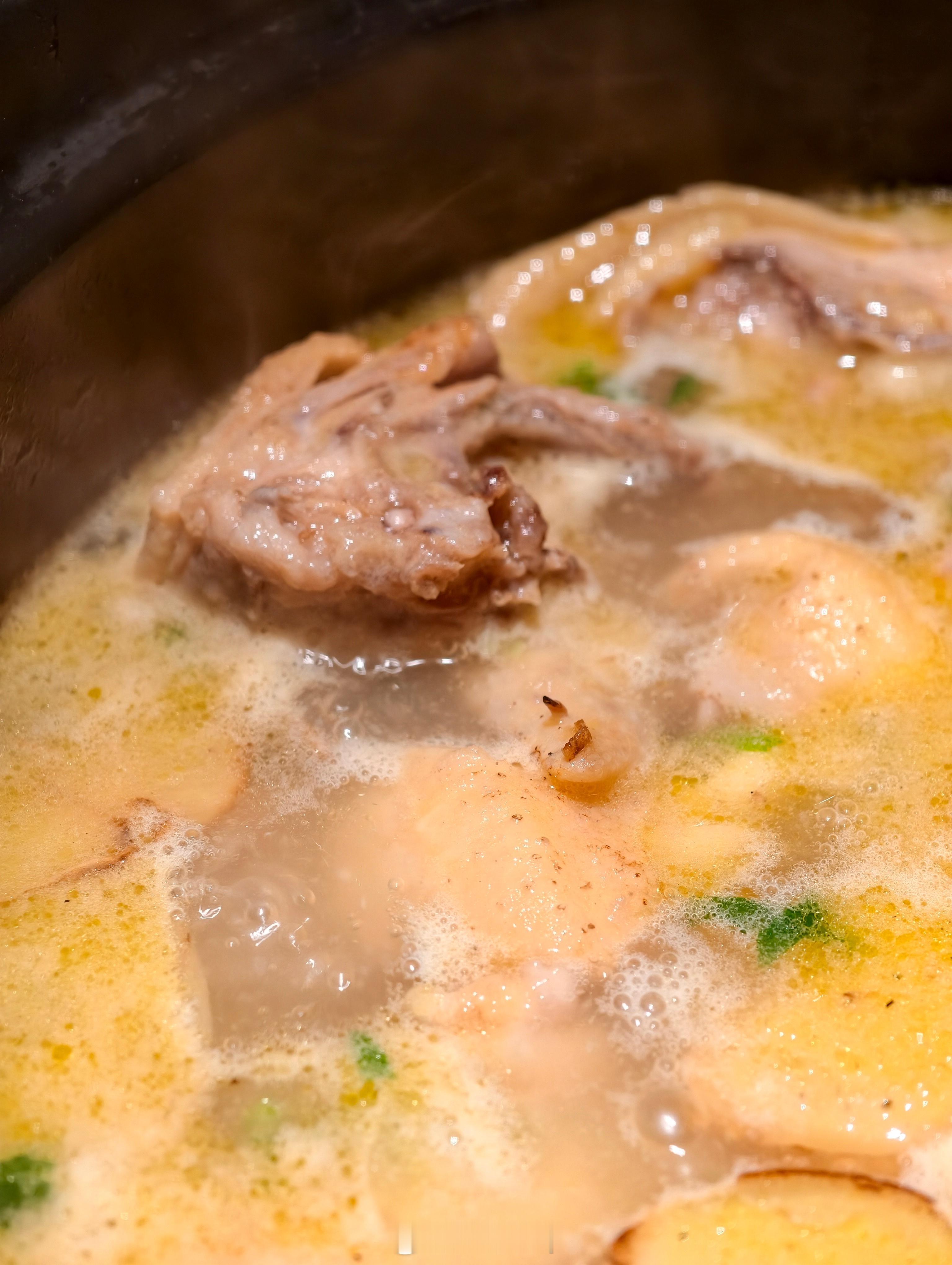 周末喝暖心鸡汤。