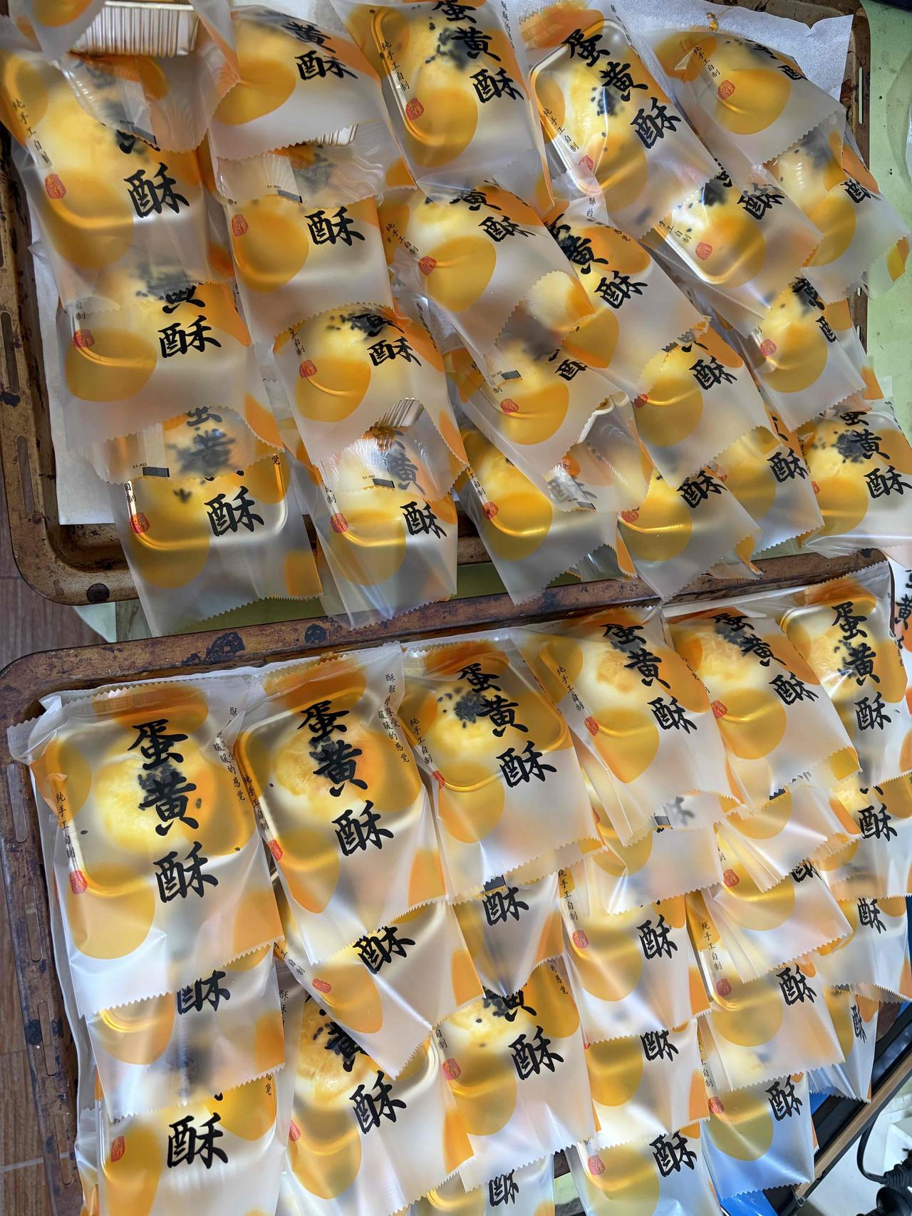 最近在跟着作者加速成长计划打磨内容，刚好撞上秋意铺满北京城的节点，整个人的创作状