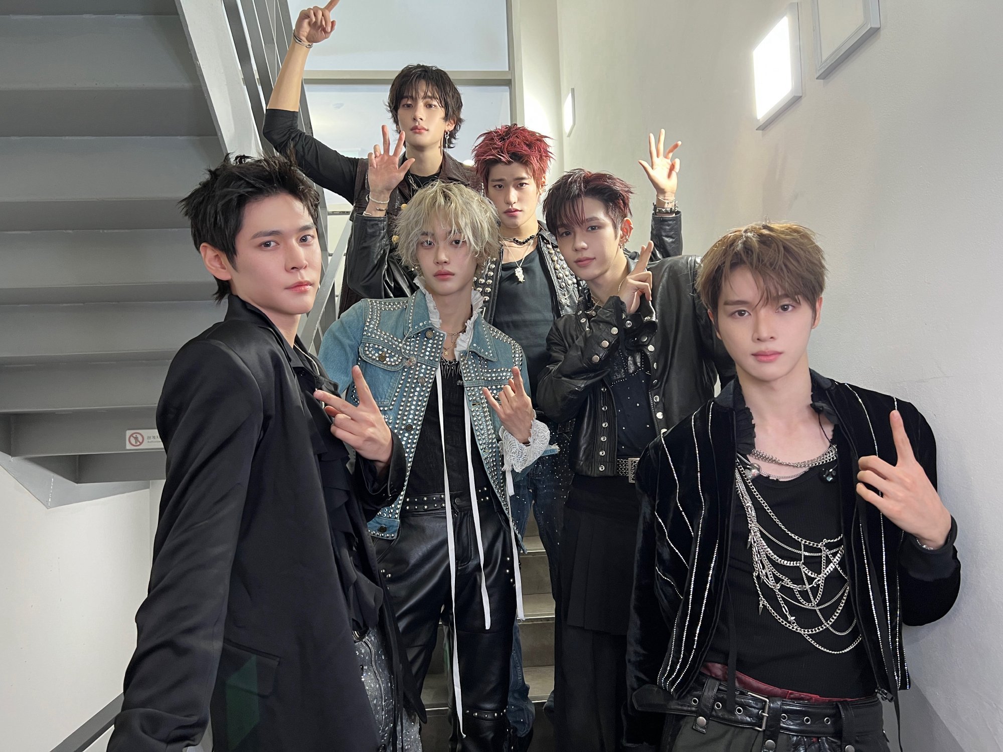 WIEA国际娱乐盛典的线索真的有心了，能够根据BBB猜到的一定是真爱，现在全网都