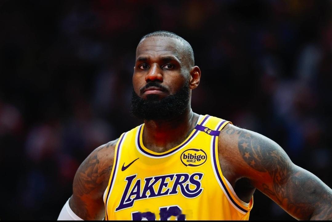 詹姆斯教科书式赢球詹姆斯：每当我披挂上阵时，都会对篮球怀有非常深的感激之情湖人队