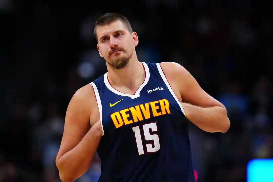 NBA联盟现役本土球星势力没落--外籍崛起！
四旬老詹，奋斗不止，暮年库里，砥砺