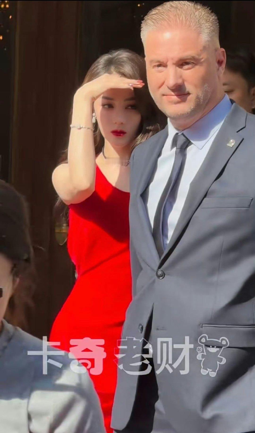 迪丽热巴迪奥造型投票第一 本周最佳着装，迪丽热巴in迪奥造型拿到72%的高票，断