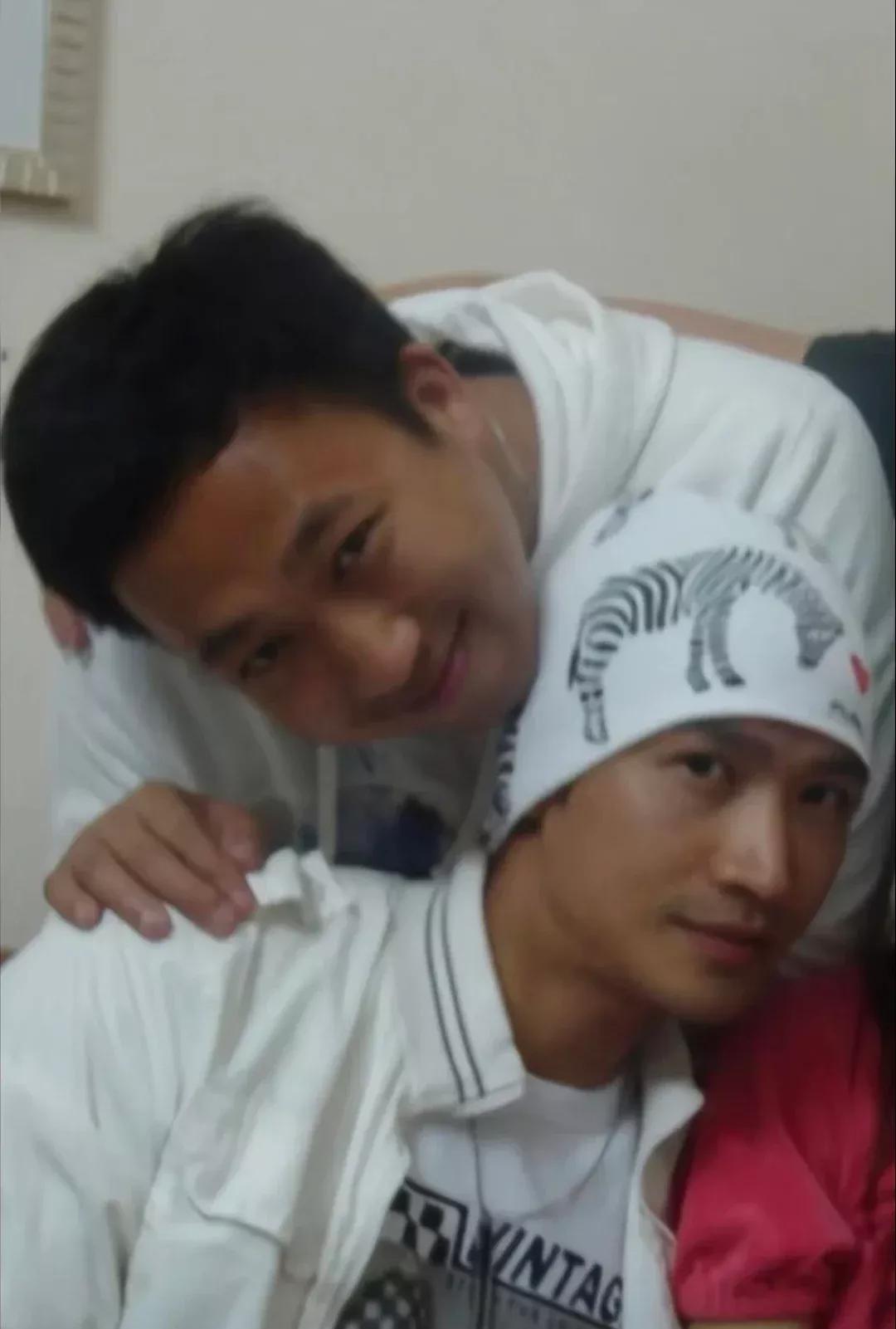 当年在地下室改剧本、在小旅馆分一碗泡面的人，最后最常见的结局是什么？
不是翻红后