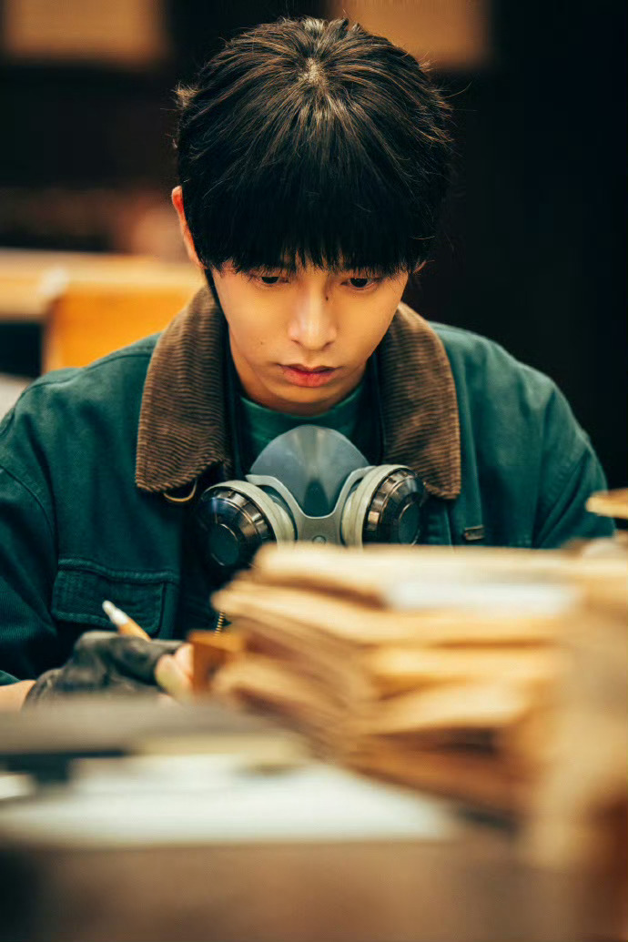 彭昱畅 录密逃一点都不害怕刚夸完不怕就补亮灯前提，这反转也太好笑了 