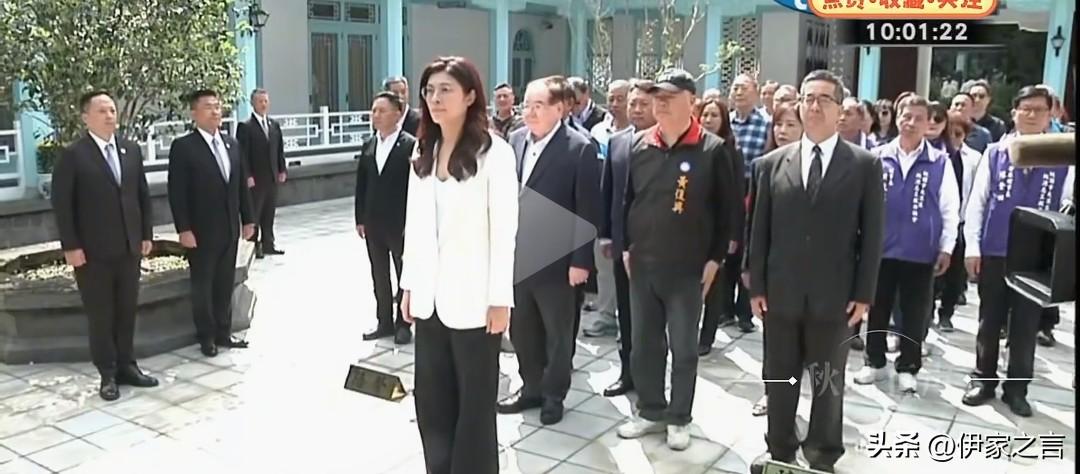 蒋某人一向倡行“仁义礼智信”，而今在此等重要场合，竟不见其后人踪影。可见他家风建