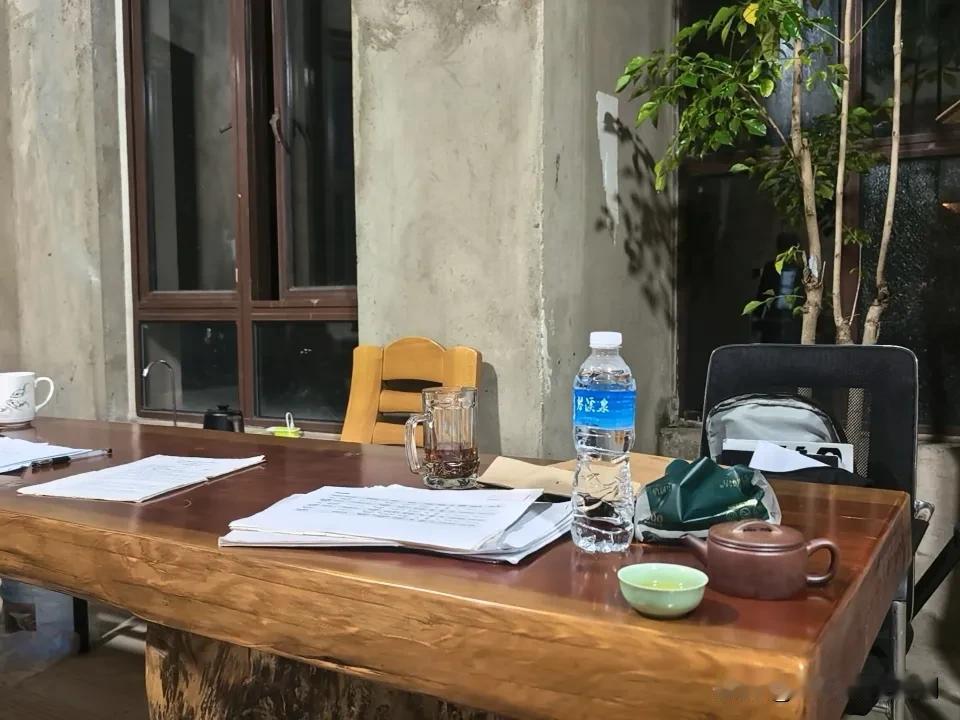 “陈律师，办案人员让我回去等消息，我该怎么办？”我今天必须告诉大家一个真相：这个