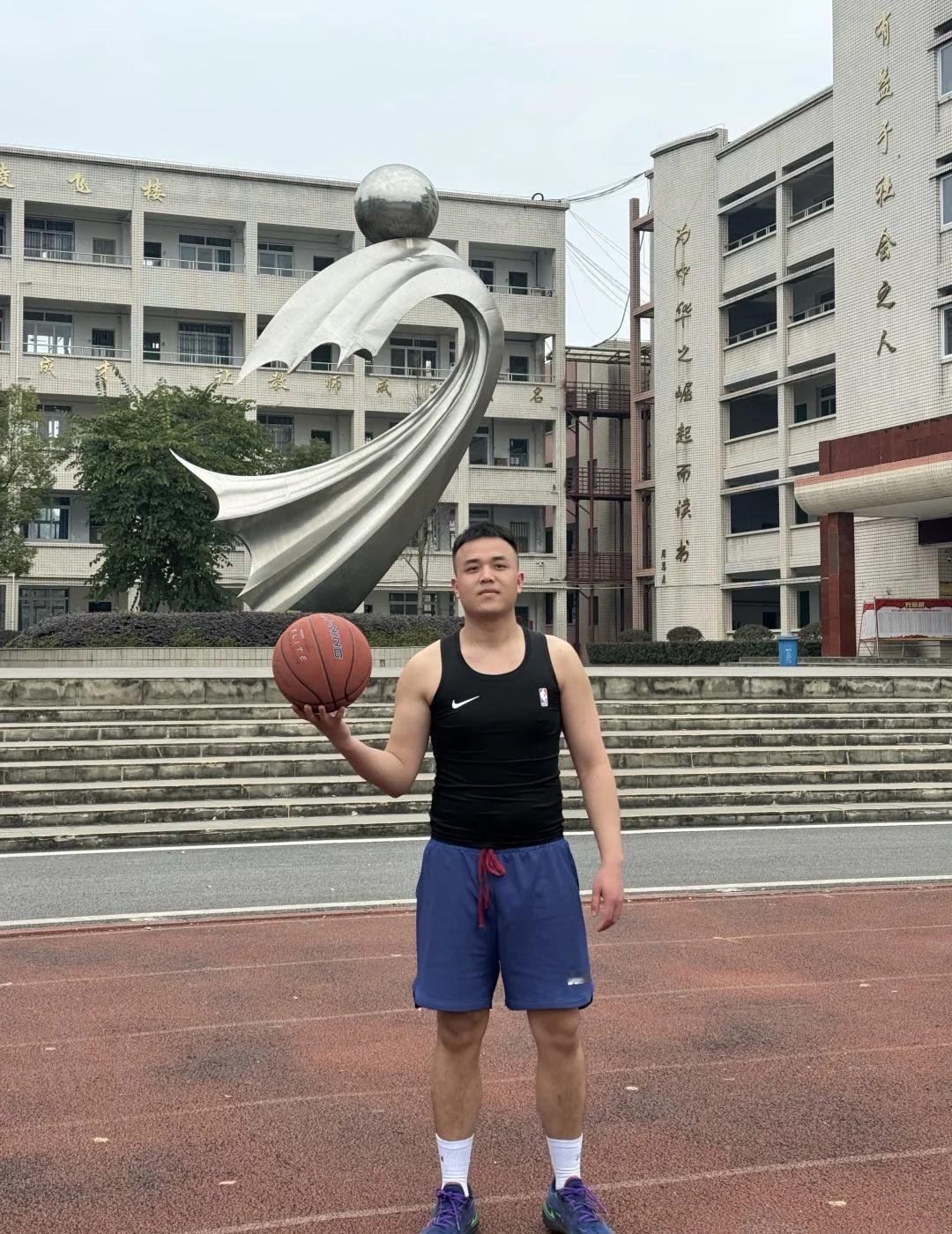 1️⃣起去打球🏀
下雨天就去打室内🏀ootd 篮球需要沉淀 打球使我快乐 走