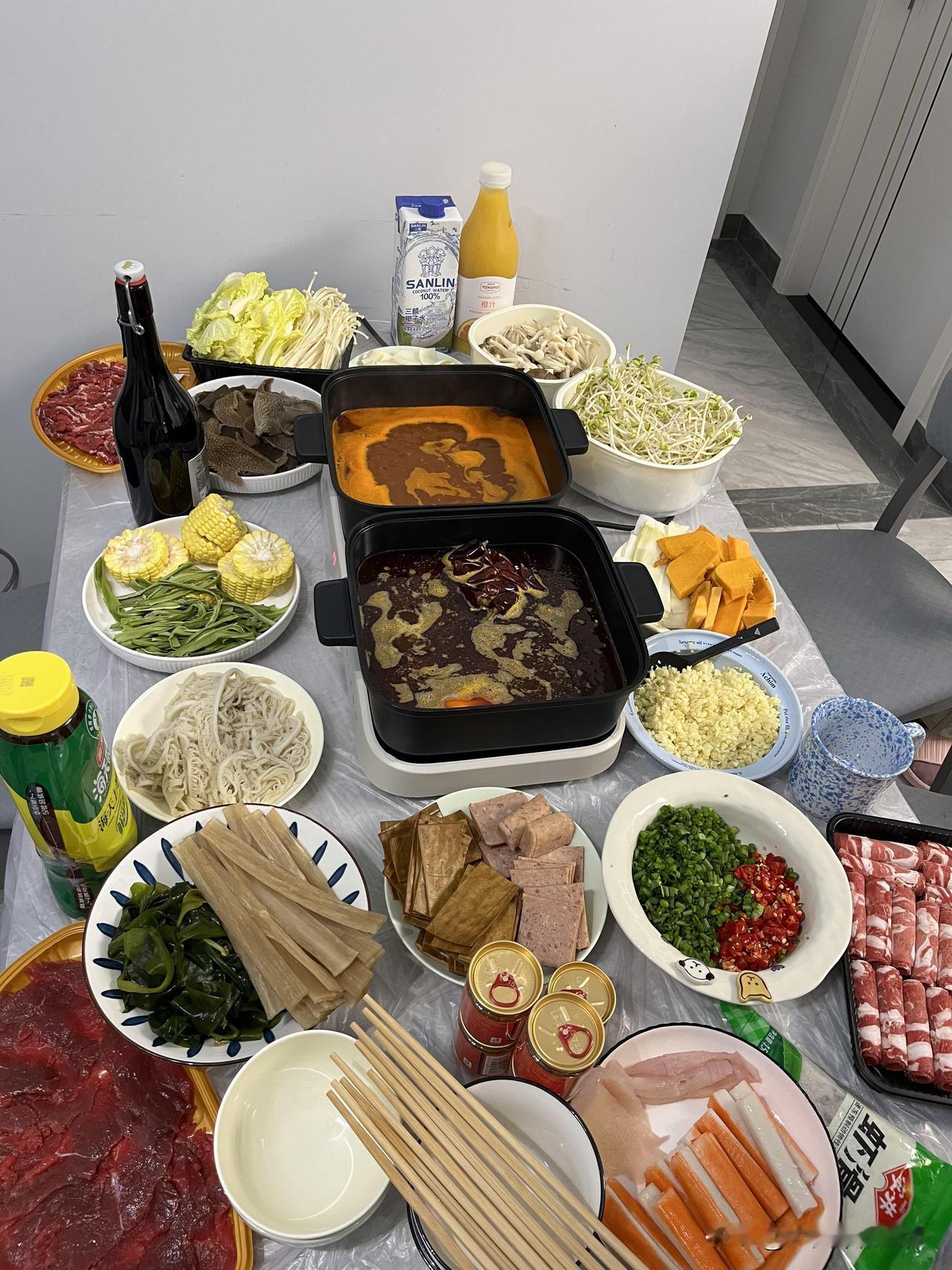 小小的家，满满都是快乐。就像我家，爸爸常年在外，但每次回来，家里就更热闹了。
