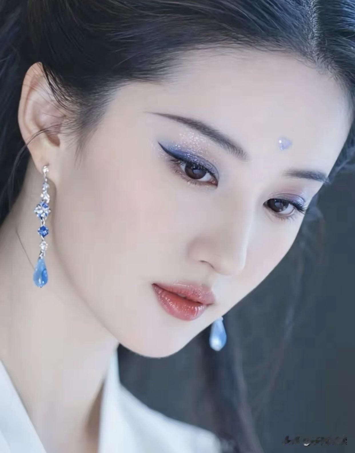 有人说她是四海八荒第一美人，这评价过分吗？
