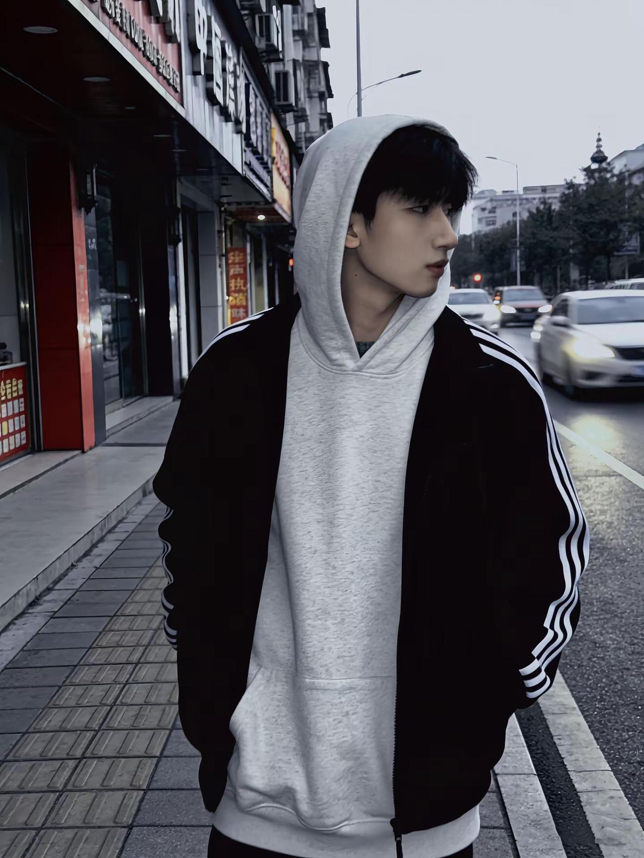 你说你要给他全世界 那我住哪啊