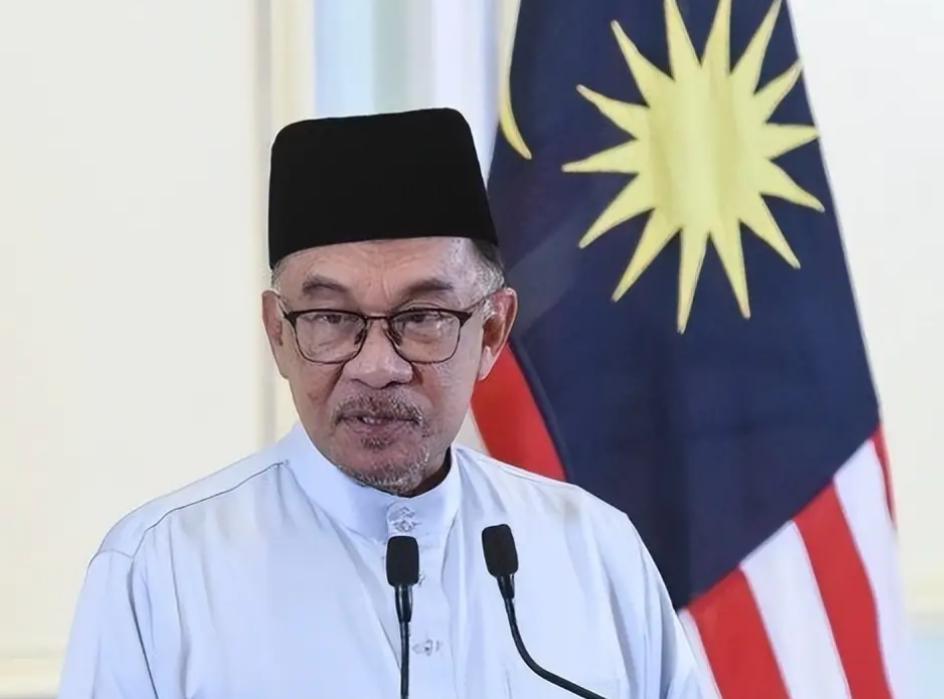 人口3000多万的小国总理说，如果我怕美国，就不会现在跟中国签约！
 
在国际政