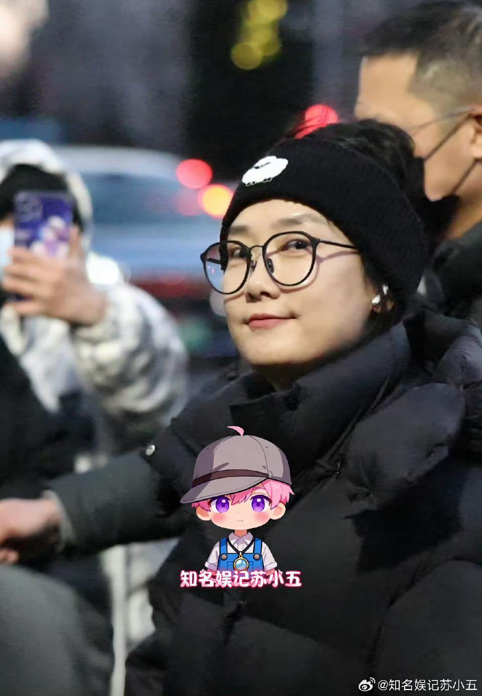 凤凰传奇现身央视路透玲花曾毅央视春晚彩排 凤凰传奇现身春晚彩排了啊啊啊