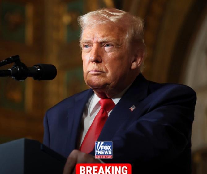 突发消息： 特朗普政府之外的一名消息人士向福克斯新闻透露，在白宫一场非公开早餐会