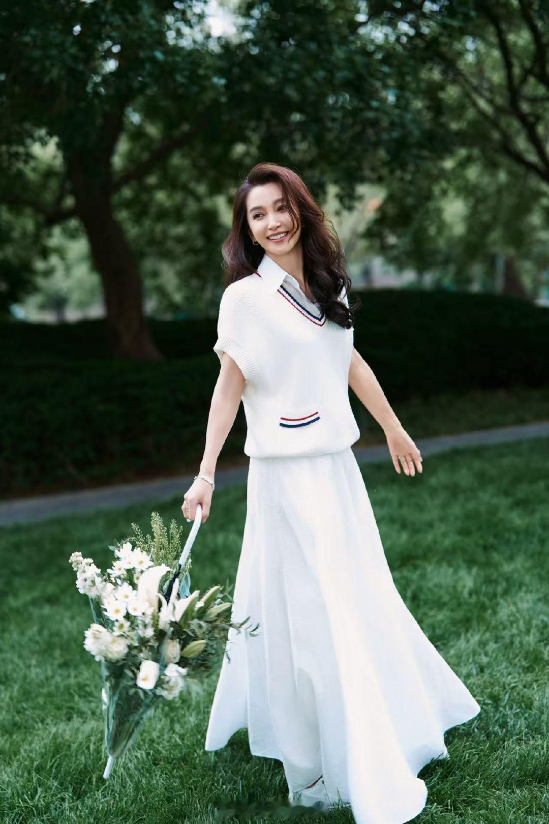 带我妈妈去见李冰冰啦 今天分享了自己这么多年欧莱雅复颜系列的使用体验，这次全新升