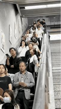 一般这种人，
真的有事了，
跑得最快。