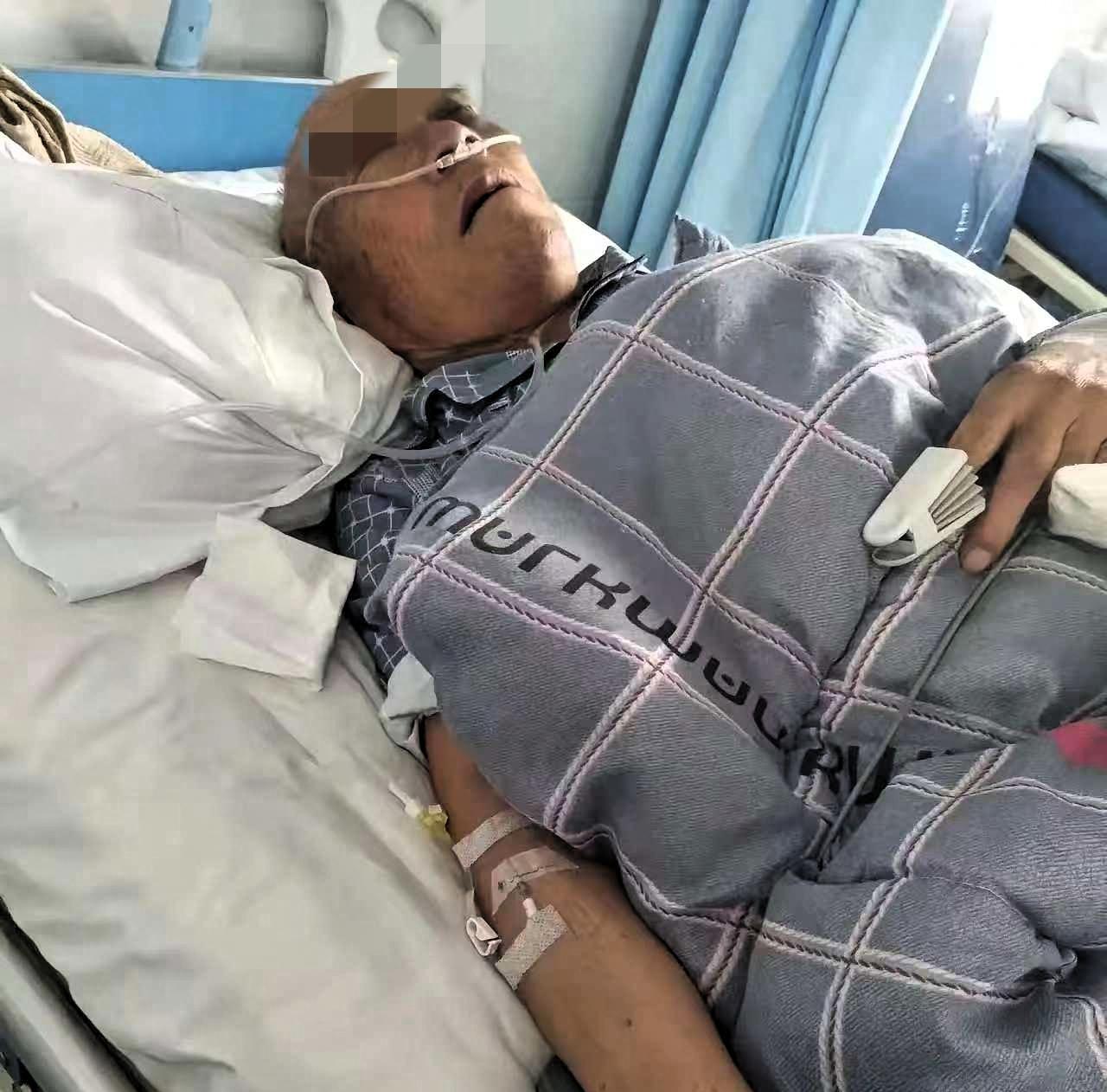 医院护工一句话，把多少人体面撕碎了：

“人一瘫，连大小便都管不住，再有钱、儿女