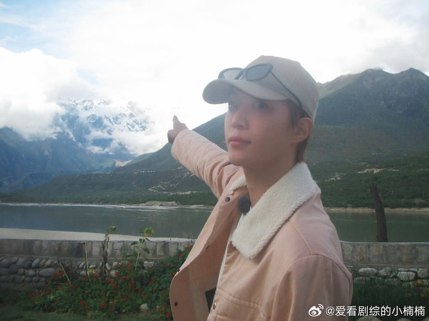 范丞丞看见雪山了范丞丞看见雪山范丞丞看见雪山了 ​​​