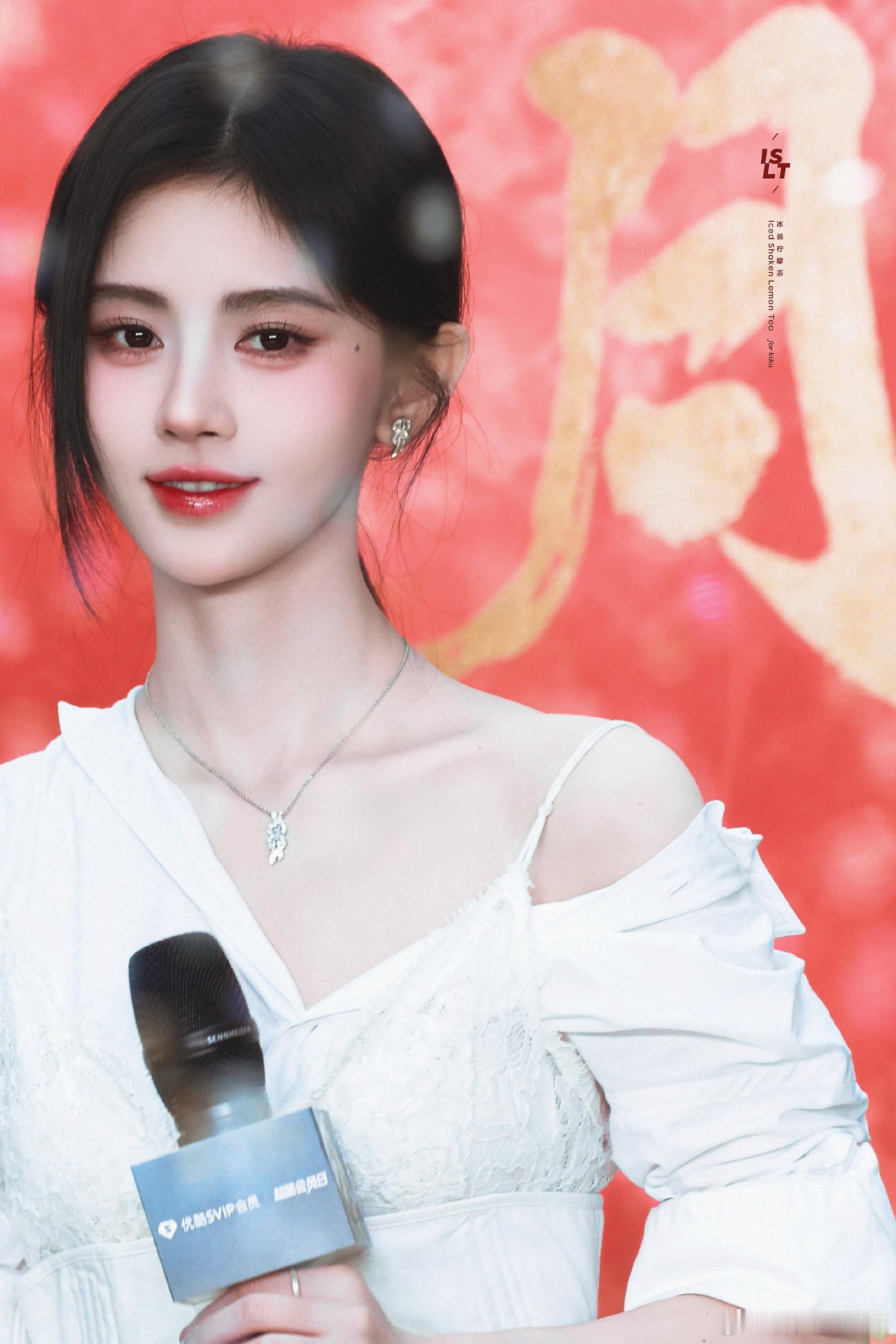 鞠婧祎  jjy 鞠婧祎露芜衣 jjy鞠婧祎月鳞绮纪 "月色朦胧如皎珠 春风烟雨