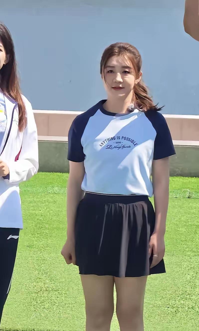 亚运会的名古屋，球台等着开打。

石家庄那件星耀礼服，已经换了主人。

一个多月