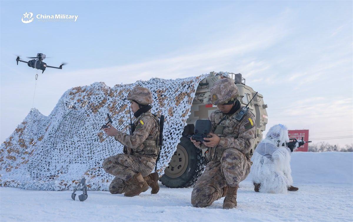 陆军步兵分队已经将四旋翼小型无人机和FPV无人机作为班组的标配了，除去传统的侦察