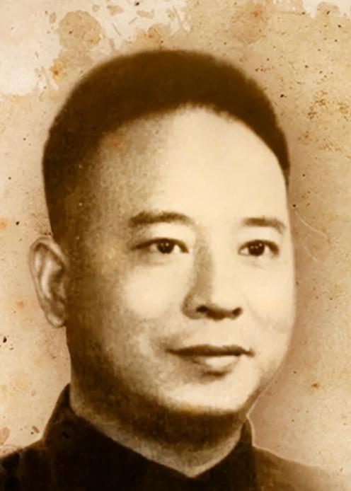 1948年，罗广斌被叛徒供出，特务知道他是国民党司令罗广文的弟弟，在抓捕之前给罗