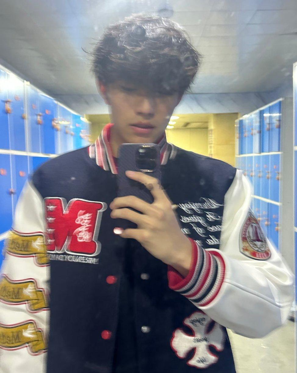 大一都会暗恋的直男体育生 ​​​