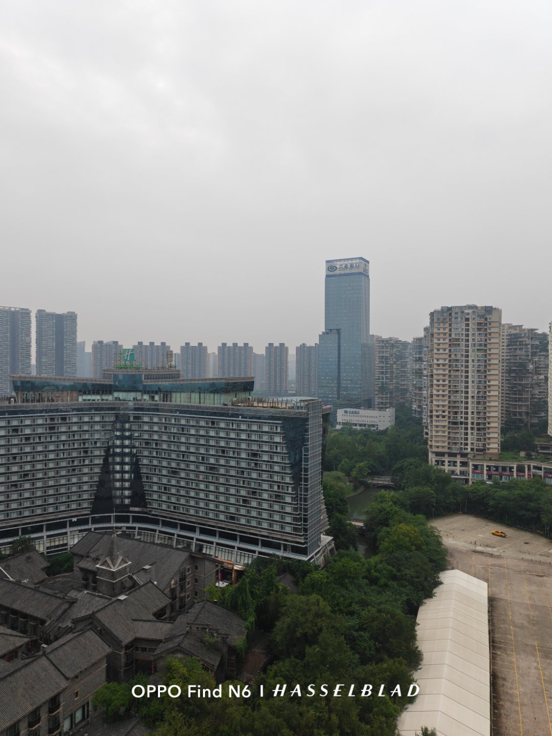 难怪成都妹子都白，完全看不到太阳的王先森turbo 成都·世纪城