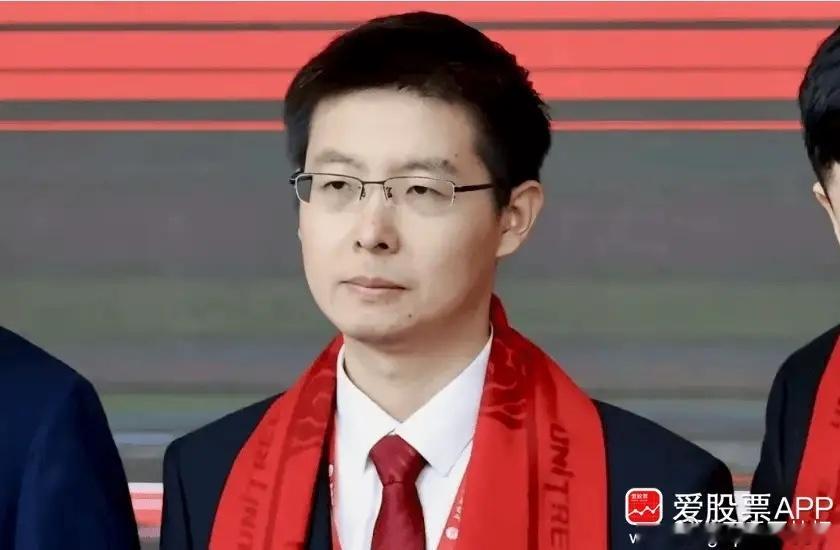 看很多人在骂宇树科技，骂王兴兴！我觉得王兴兴有点冤，宇树原本发行价104元，市值