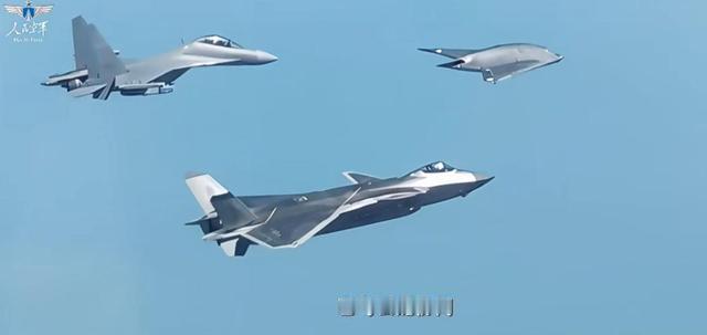 攻击-11隐身无人机服役！人民空军公开“新家伙”，美国惊呼被超越
人民空军发布重