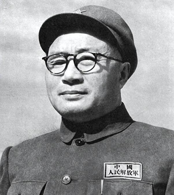 新中国成立后，毛主席想让刘伯承担任总参谋长，但是，刘伯承婉拒了，说：“总参谋长我