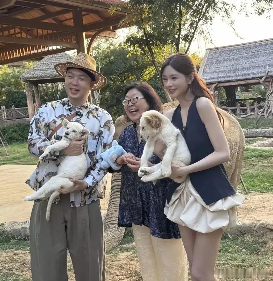 沈梦辰当着镜头的面，张嘴就说杜海涛“脸包头”。 换别的女明星，评论区早翻天了。但