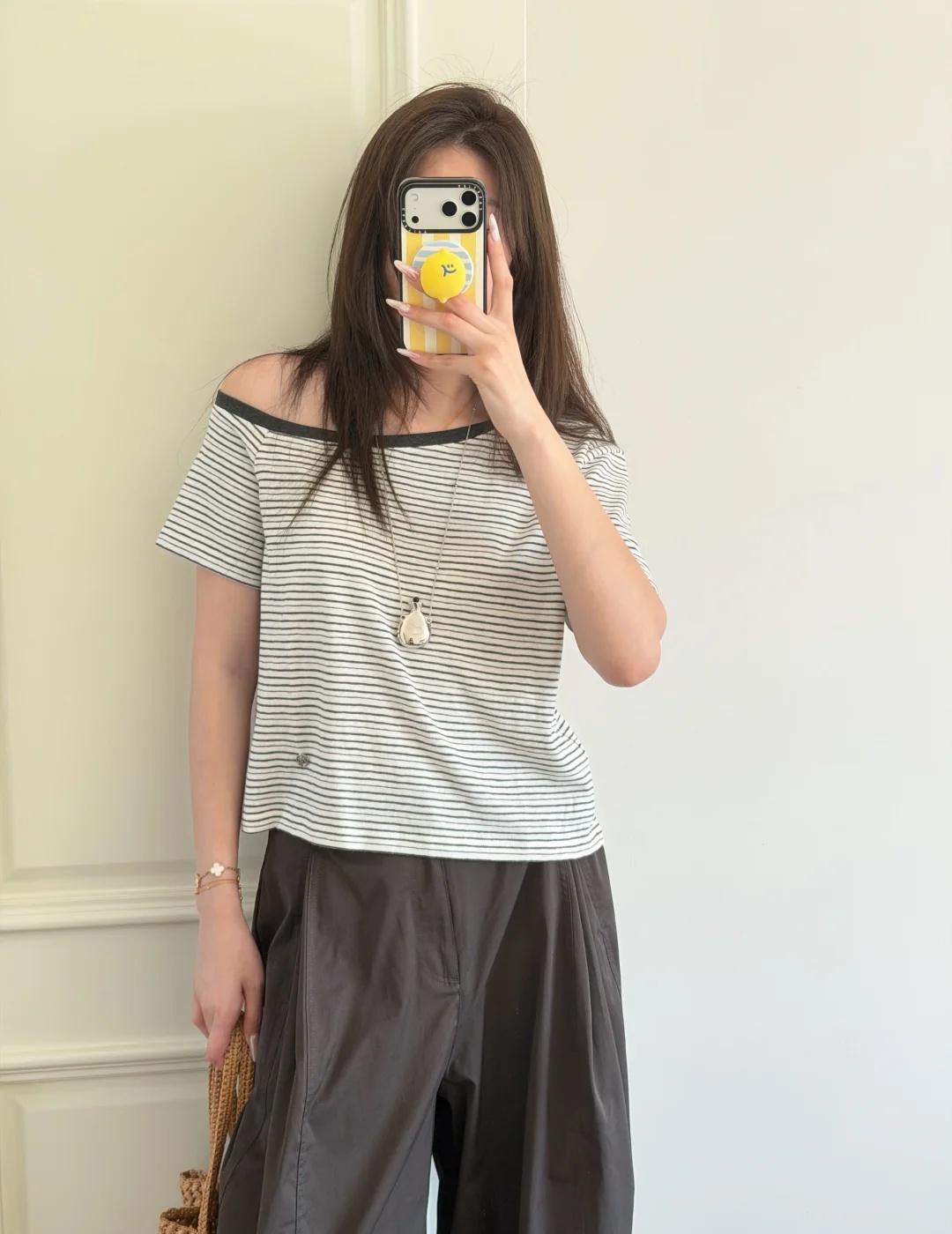 ootd｜今天穿什么
舒适慵懒的一套～
ootdinspo Ootd 不费力气的