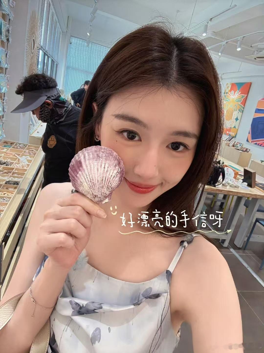 春子给所有女生写了信喜欢你我也是被小屋这份女生友谊狠狠戳中，春子准备了寓意特别的
