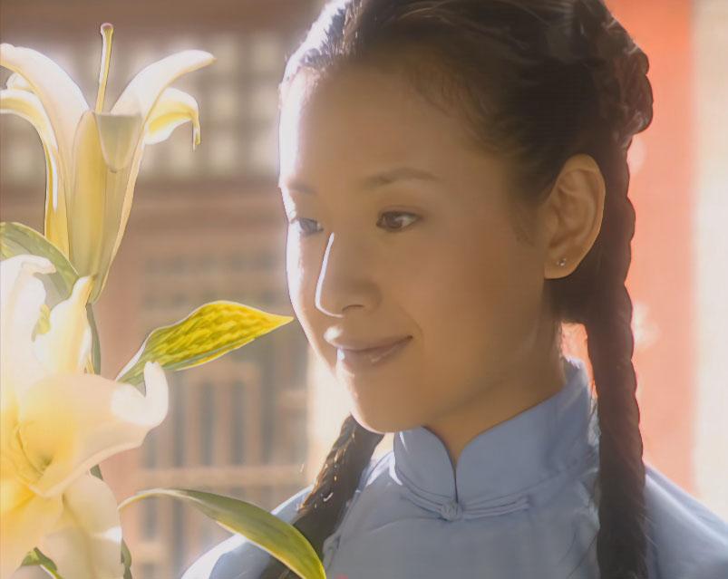 这一幕太经典了，演出了富家公子哥为追求女孩一掷千金的感觉。
#金粉世家#