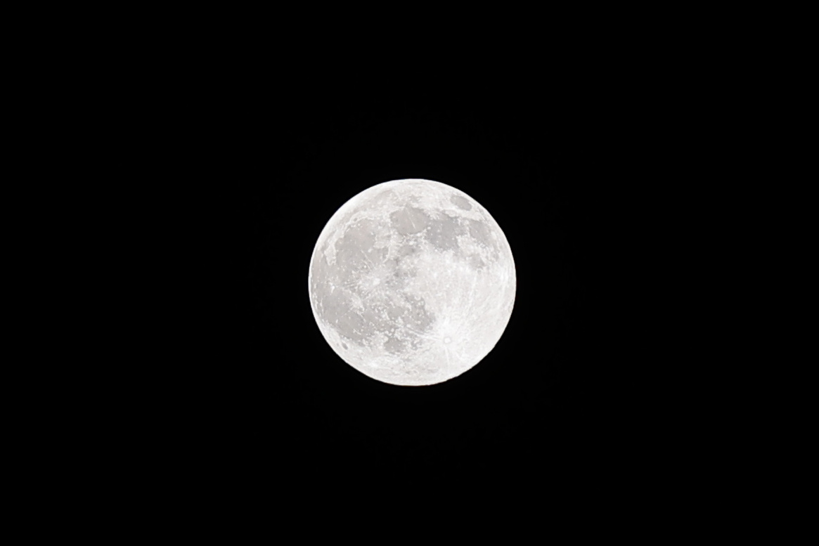 中秋月亮拍了几张月亮🌙需要的拿去发朋友圈吧[doge] ​​​