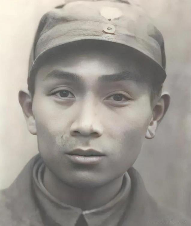1940年，新四军政委张体学外出侦察时，被日军发现，敌人立即追了过来，他连忙向一