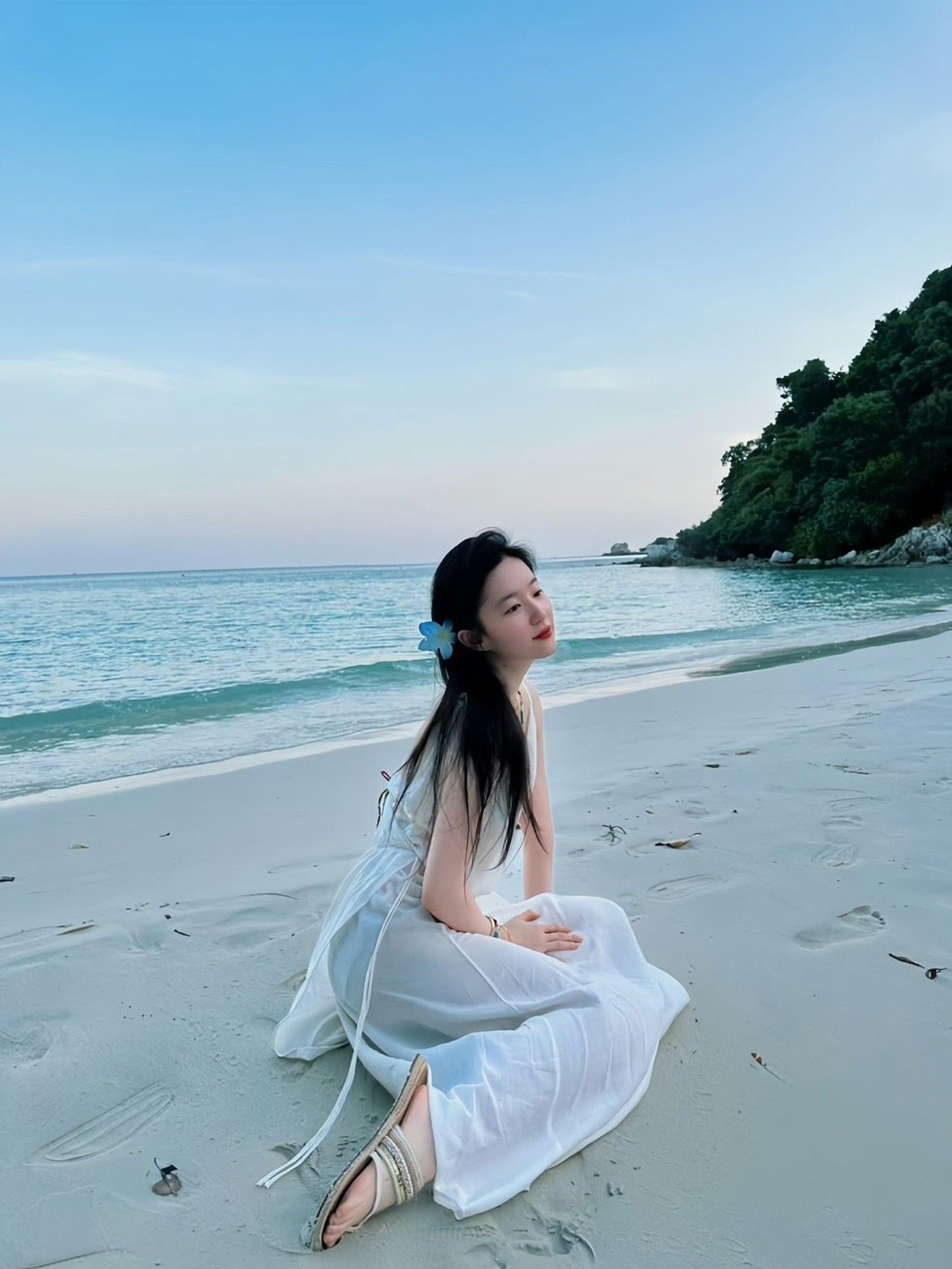 好惬意的仙女姐姐~这才是真正的海的女儿啊[彩虹屁] ​​​