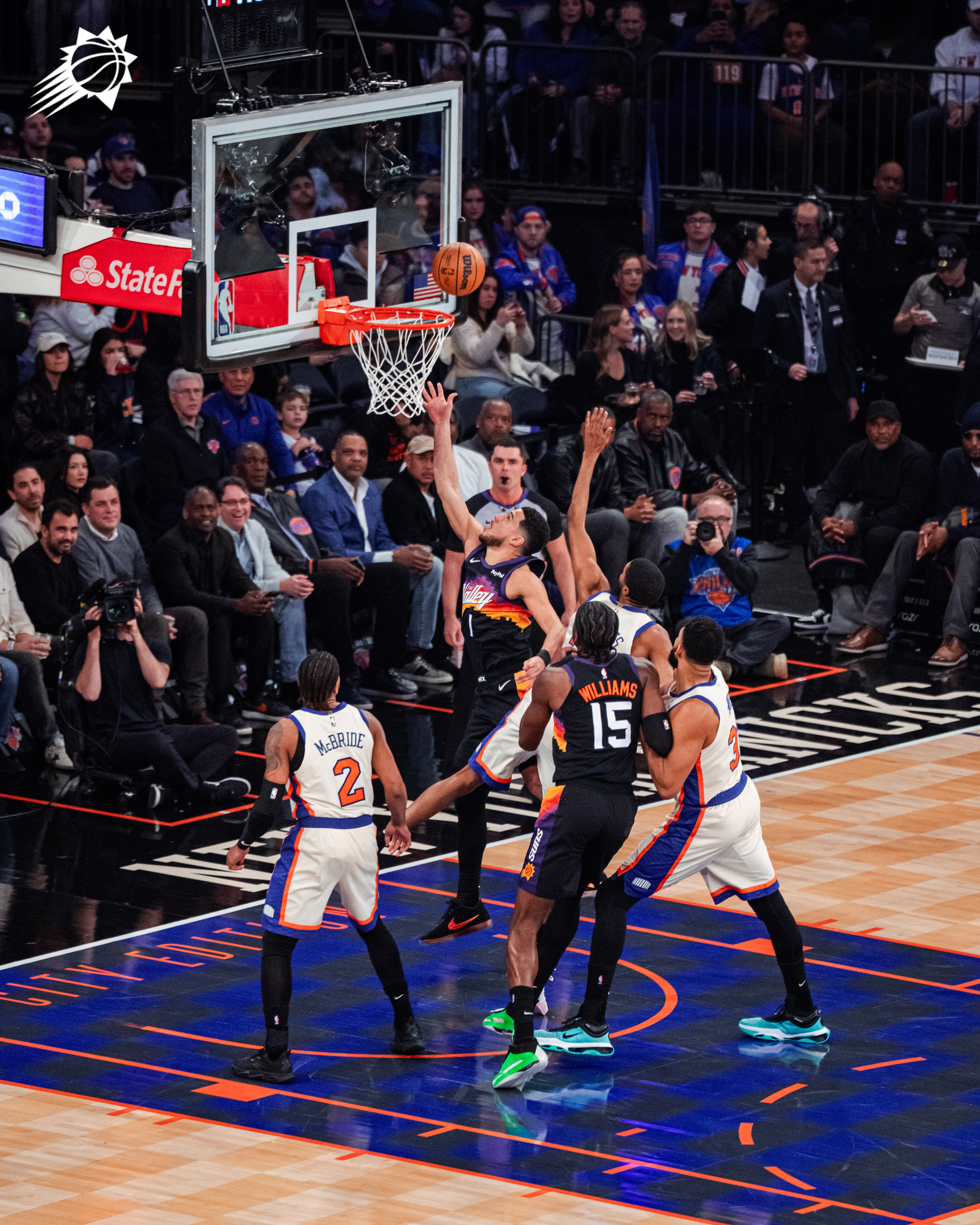 【第一节速报!!】布克命中复出后的首球！欢迎回归 👏随后狄龙、布克连续命中三分