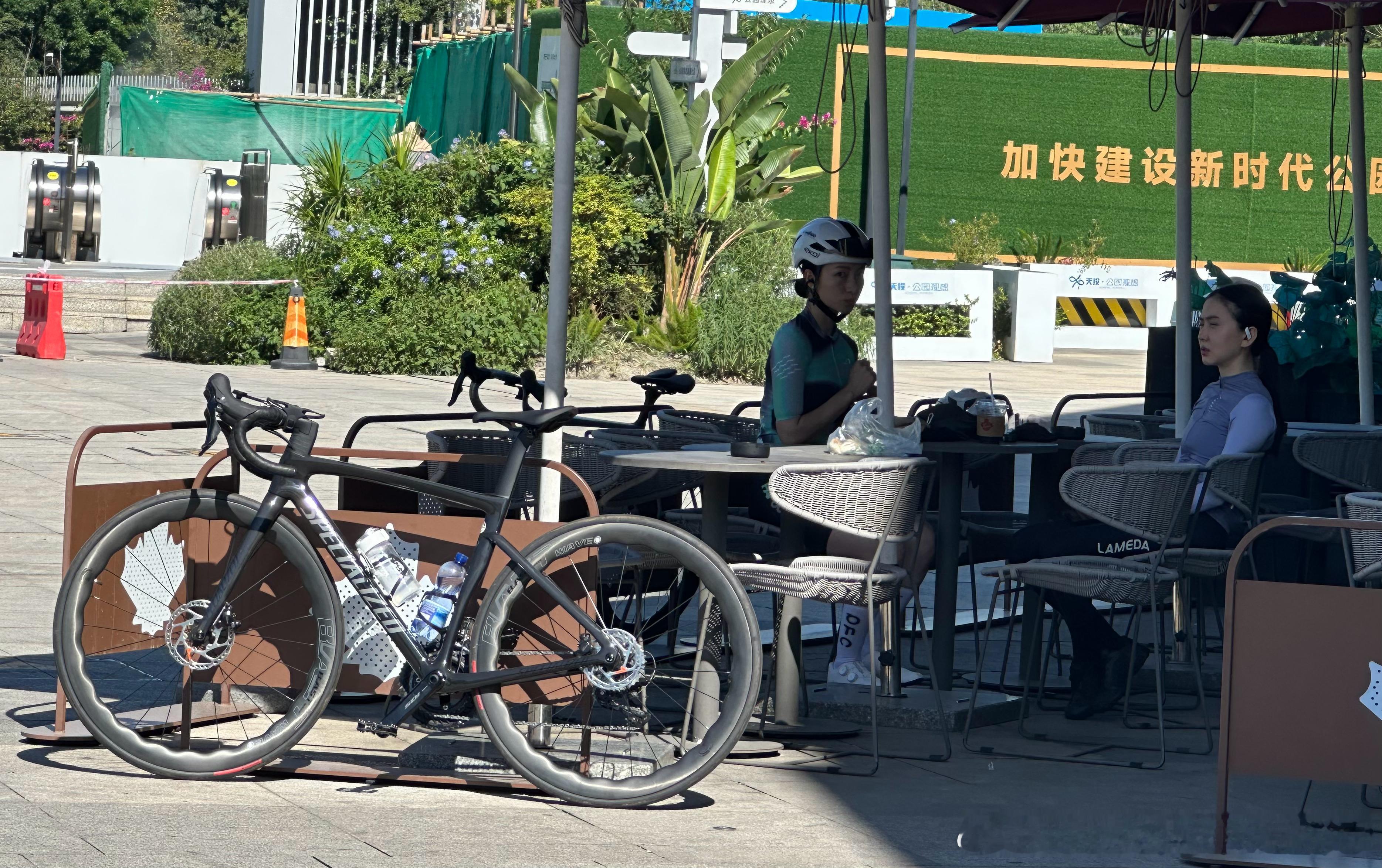 早安成都20260719(日)早上把晚上要直播的PPT做完就出门运动去了顺便搭乘