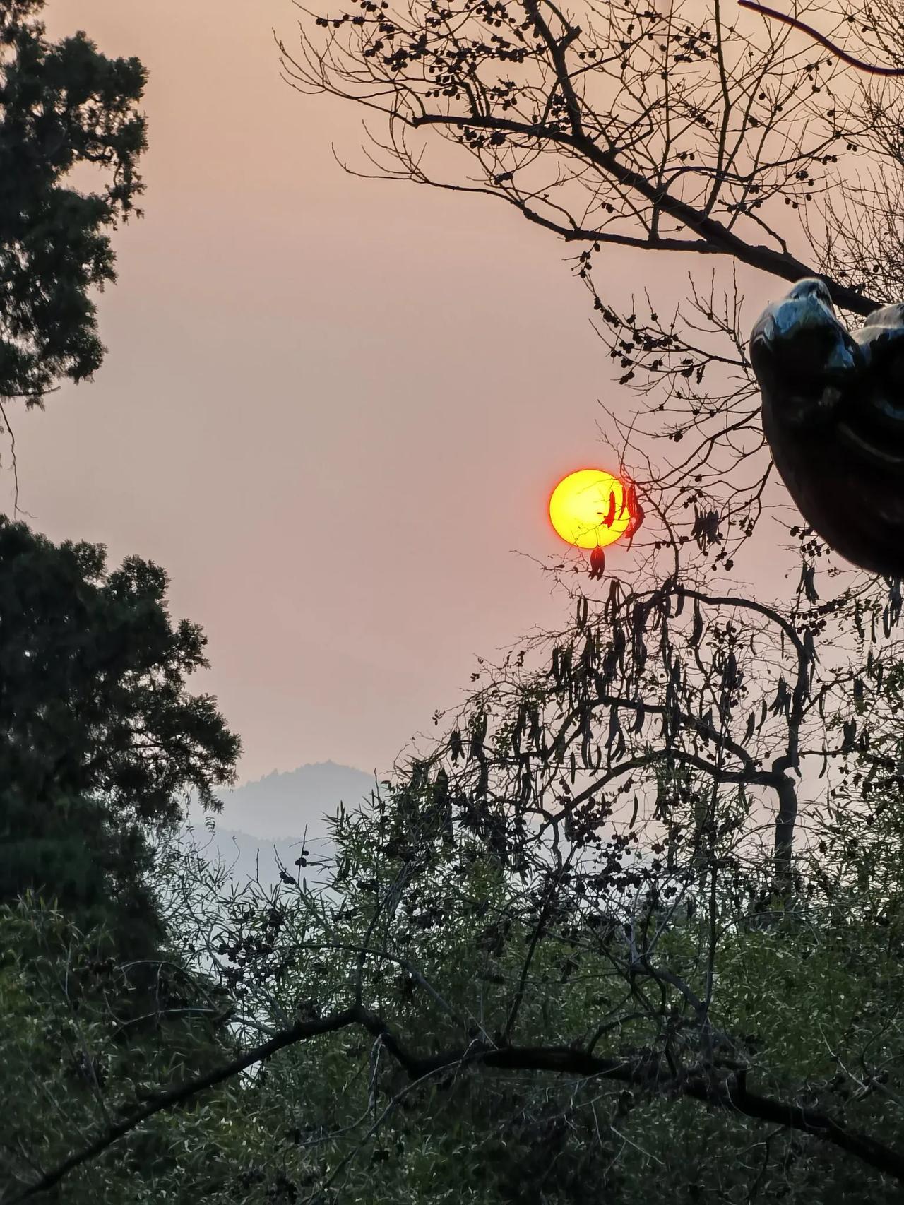 分享一张你最近随手拍的照片吧灵岩寺外夕照明