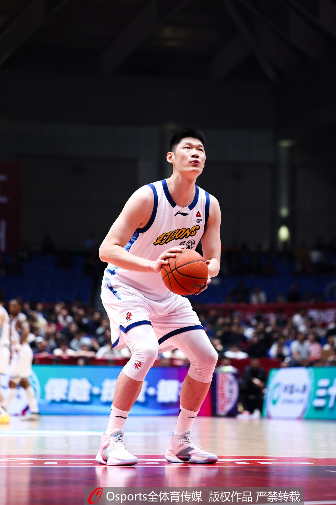 还不够！胡金秋全场14投6中 得到15分8板1助1断1帽&正负值-7