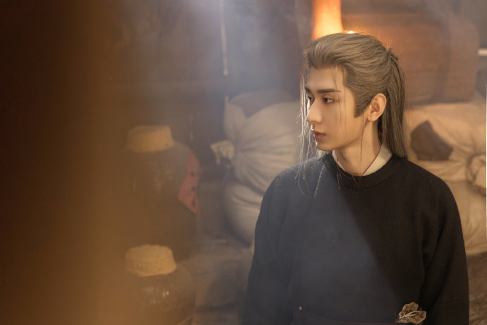 成毅将悲怆淬炼成武器 成毅身燃两极之火 成毅身燃两极之火，将悲怆淬炼成武器，谁懂