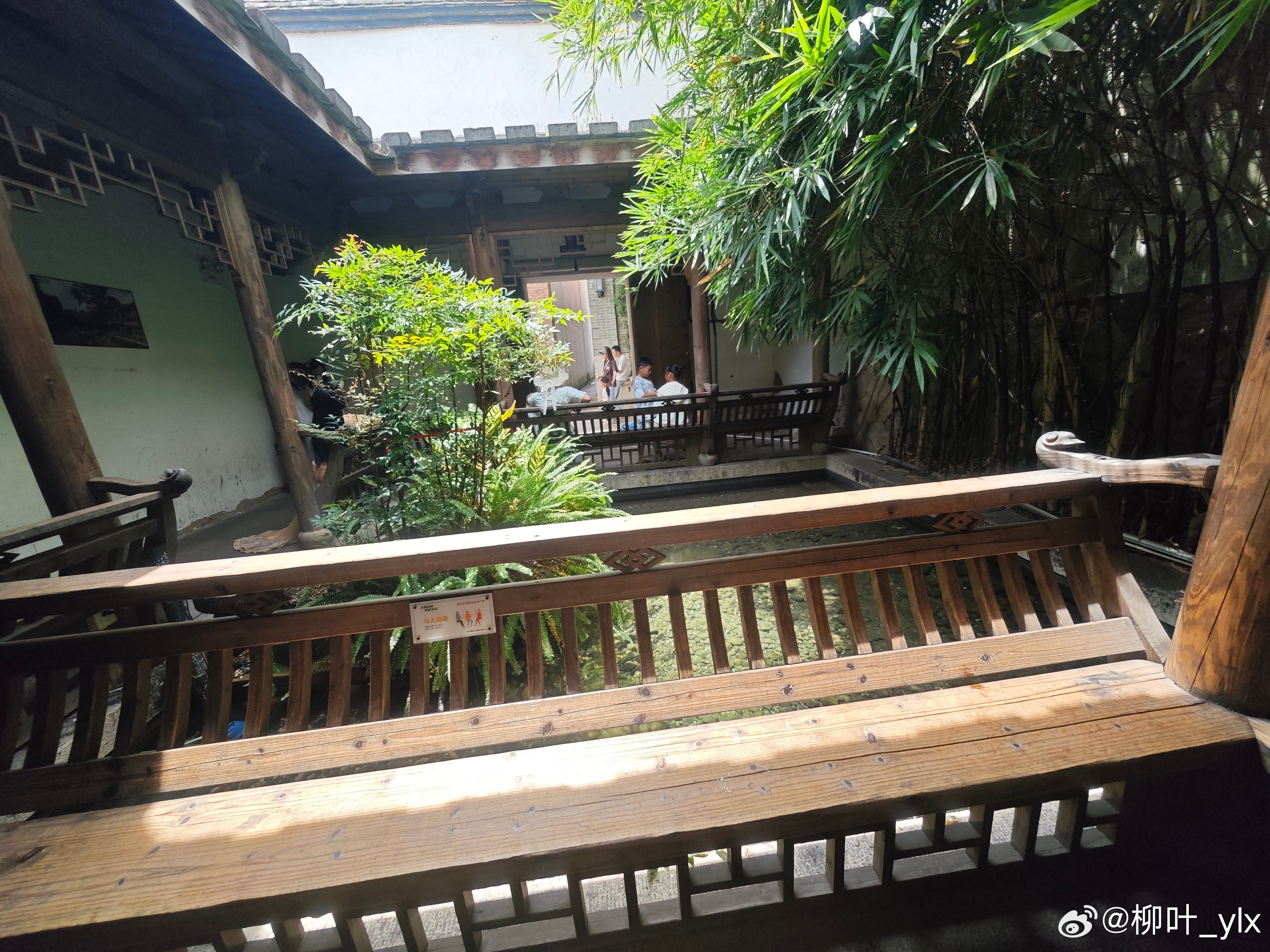 如果我不说，你们会猜到这是上下杭景区的一个洗手间吗？进来门口不是第一时间看到洗手